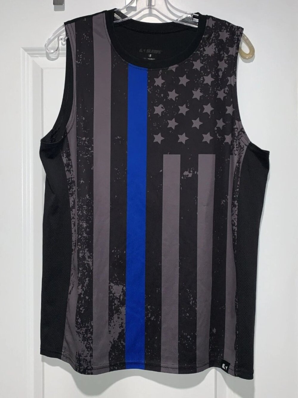 Sleefs Sleeveless Tactical USA Flag Shirt, Men’s Size Medium, Workout, Gym